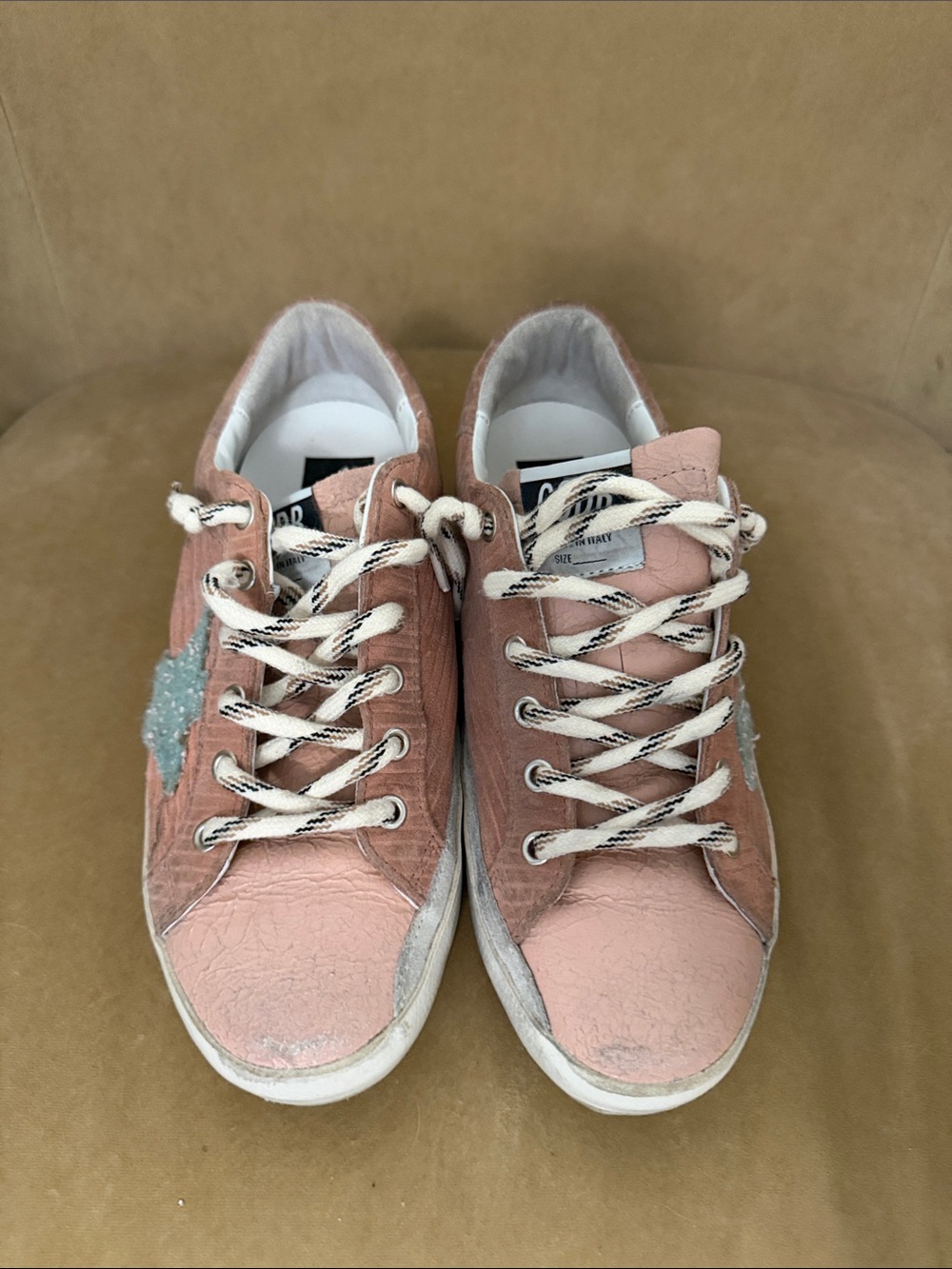 Golden Goose-Style Pink Low-Top Sneakers with Star Detail